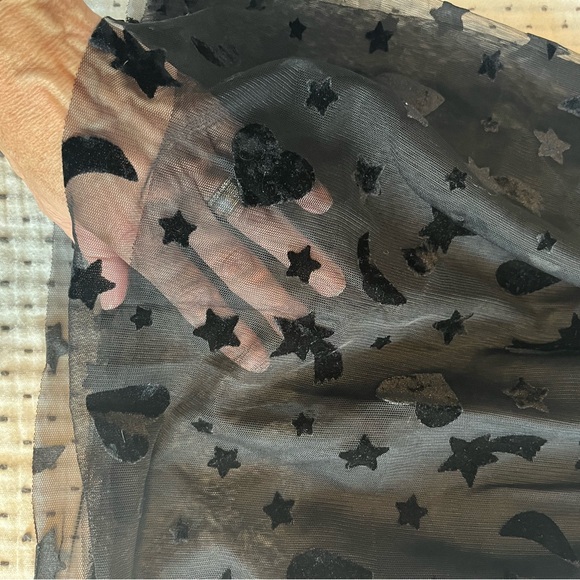 Girls H&M tulle skirt - Picture 2 of 2